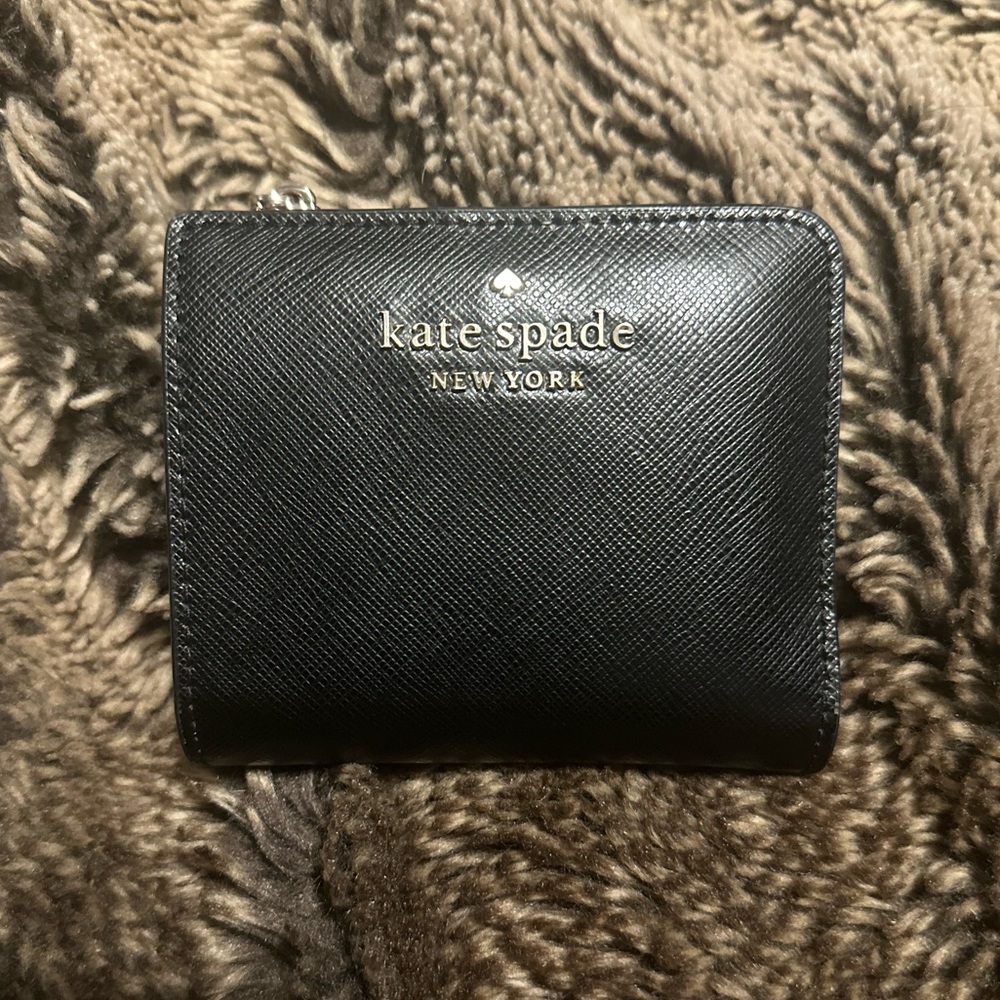 Kate Spade Staci Small L-Zip Bifold Wallet